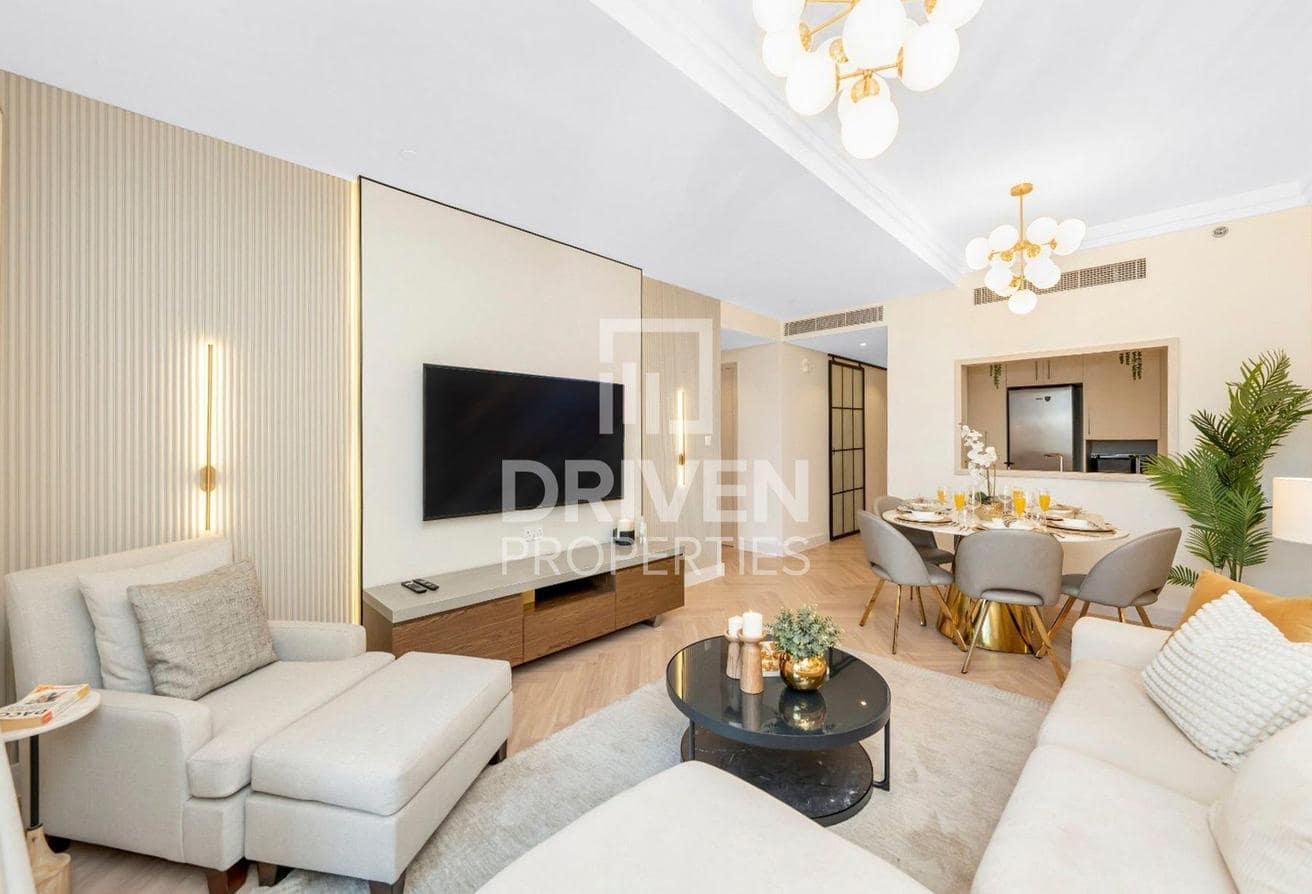 Boulevard Point listing photograph showing the furnished living and dining room