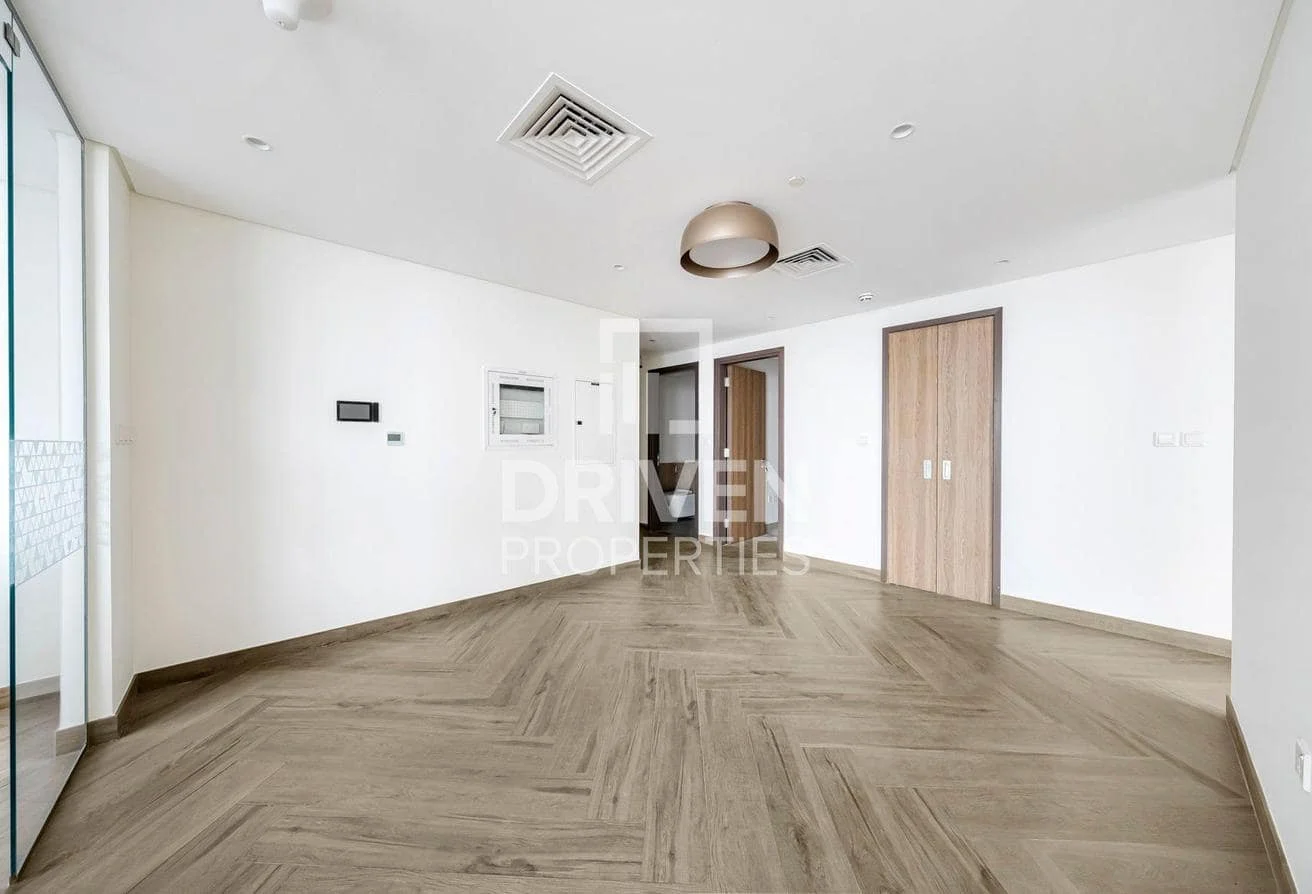 1 Residences Tower 1, original listing photograph 3