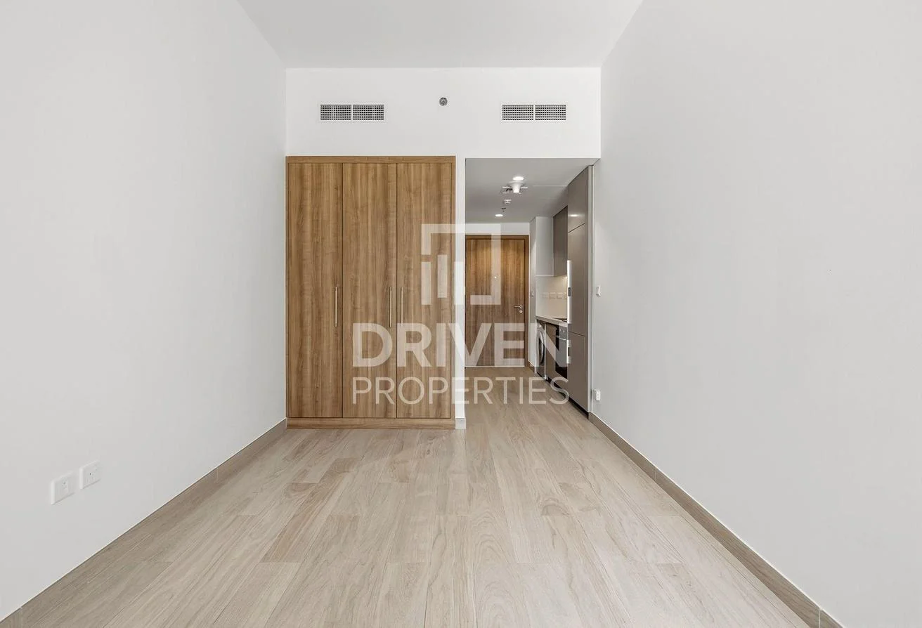 Azizi Riviera Beachfront Tower C, original listing photograph 1