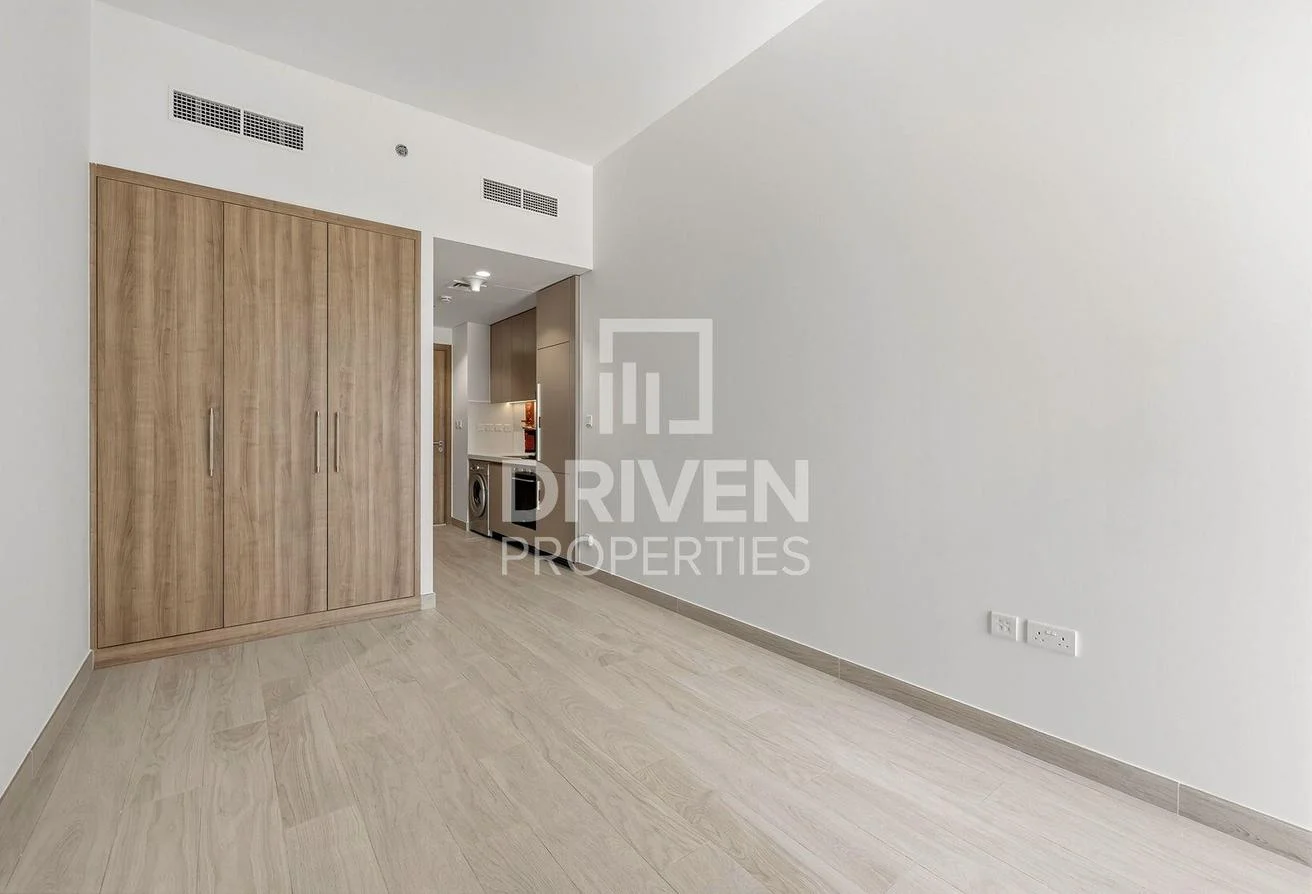 Azizi Riviera Beachfront Tower C, original listing photograph 2